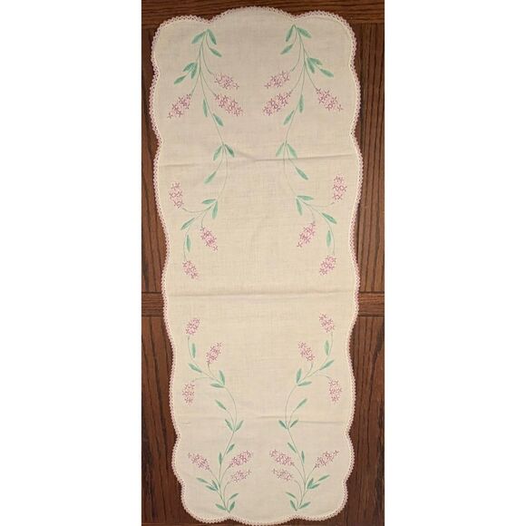 LOT of 4 Heavily Embroidered Table Runners Dresser Scarf 50s Vintage Linens - Picture 4 of 11